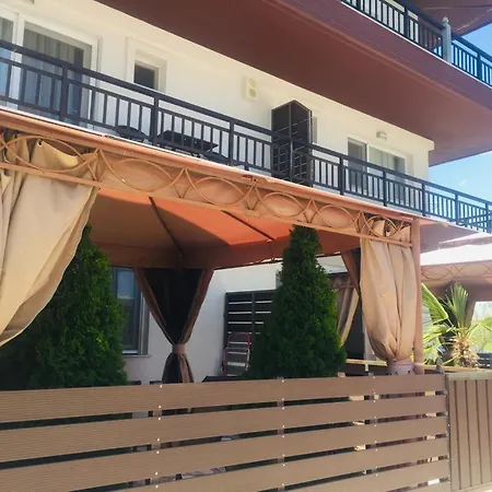 Apartman Thomas & *